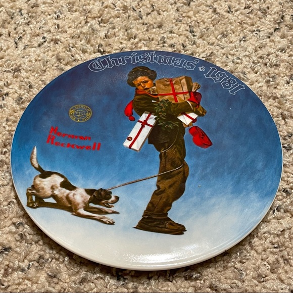 NORMAN ROCKWELL "WRAPPED UP IN CHRISTMAS" COLLECTOR PLATE 1981 KNOWLES